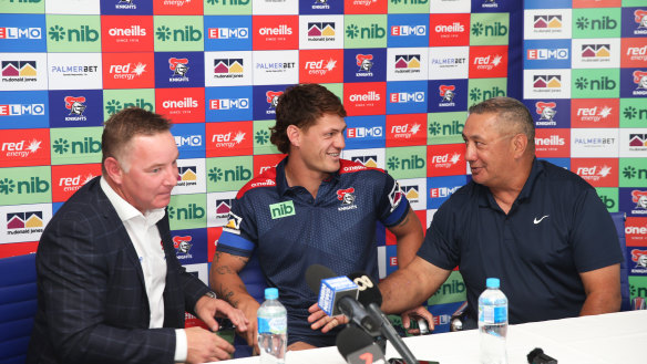 Knights coach Adam O’Brien, Kalyn and Andre Ponga at the 2022 press conference announcing the star’s extension with the club.