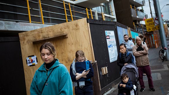 Lilli McDonald was supposed to start a new job on Monday. Instead she was lining up with hundreds of others outside Centrelink. 