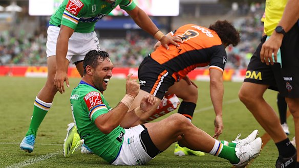 Jordan Rapana celebrates after going over for the Raiders 