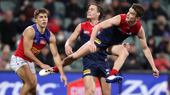 Bayley Fritsch snaps at goal against Brisbane.