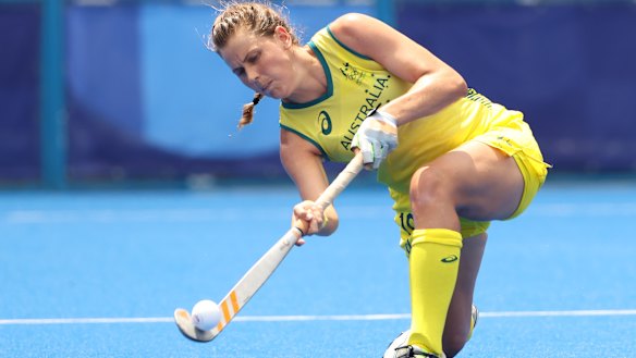 Madison Mae Fitzpatrick of the Hockeyroos looks to complete a pass.