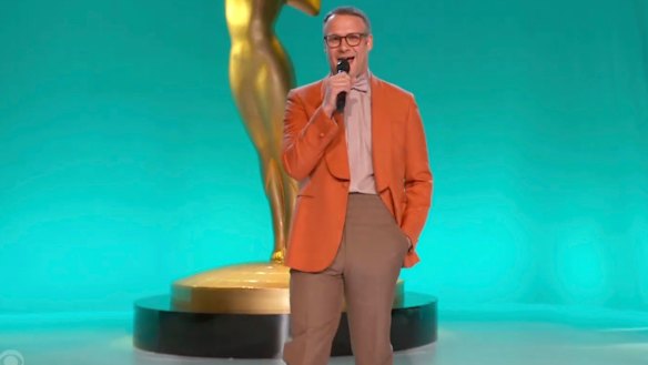 Seth Rogen discusses the lack of COVID-19 protocols at the 73rd Annual Emmy Awards.