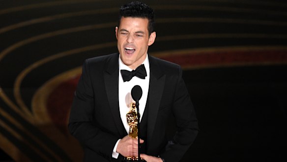 Rami Malek accepts his best actor Oscar for Bohemian Rhapsody. 