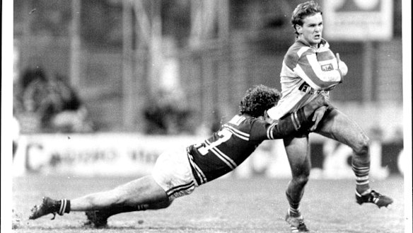 Mick Potter in action for the Bulldogs in 1985. The Bulldogs went on to claim their second title in as many years.