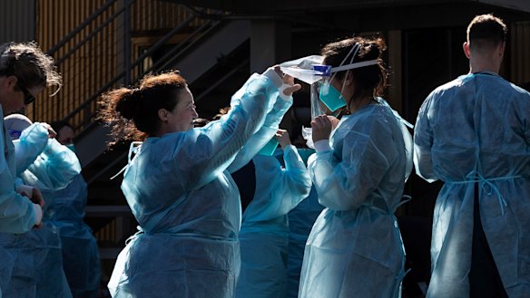 A better supply of personal protective equipment could have prevented aged care outbreaks, the union says.