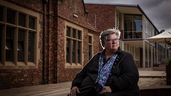 Principal Elisabeth Lenders of Kingswood College, is  pleading for the Victorian government to resume an international student exchange program. 