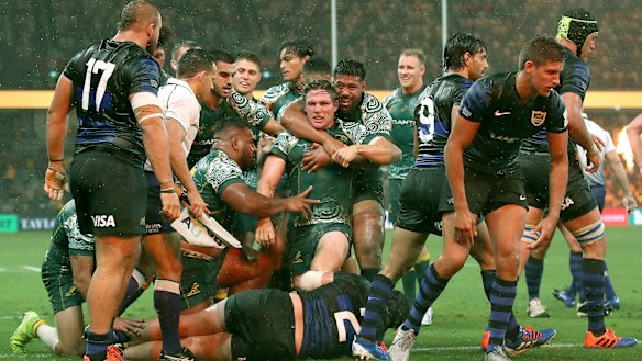 Michael Hooper scores for the Wallabies.