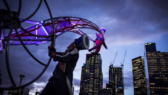 Paul van de Waterlaat and Kenneth Gerard  from Amsterdam troupe Close-Act.
