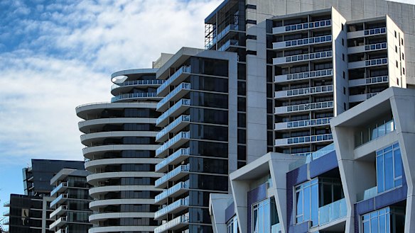 Melbourne’s inner-city units are lagging the rest of the property market.