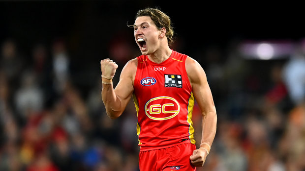Suns scorch Bombers to climb into the top eight; Reid cops two-match ban, out of Rising Star contention