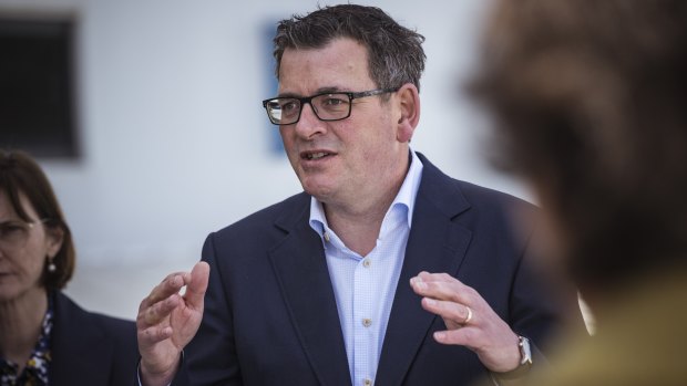  Premier Daniel Andrews speaks to the media at Frankston Hospital. 