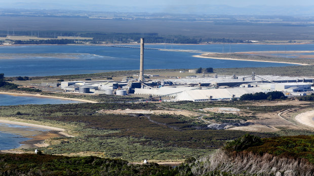 Rio Tinto is shutting down its aluminium smelter at Tiwai Point in New Zealand. 