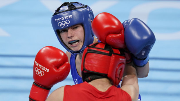 Australia’s Skye Nicolson is through to the quarter-finals of the featherweight division.