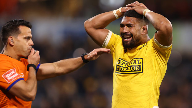 The Hurricanes’ Ardie Savea  remonstrates with the referee over the crucial last decision in Saturday’s loss to the Brumbies.