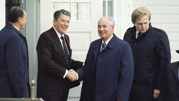 US president Ronald Regan spent months preparing with advisers for his meeting with Russian counterpart Mikhail Gorbachev  in 1986.