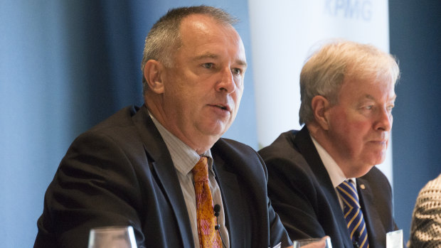APS review panellist Gordon de Brouwer with then public service commissioner John Lloyd in 2017.