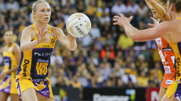 Lightning are finding it hard to fill the huge hole left by the “retirement” of Kiwi superstar Laura Langman.