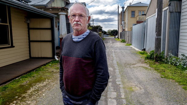 Photo of Geoff Hillis standing on the lane way where a fight took place near the Brewhouse  in Queenscliff.