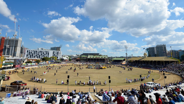 The RNA has offered to host cricket and AFL matches while the Gabba is being redeveloped for the 2032 Olympics.