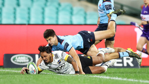 The Hurricanes scored 64 points against the Waratahs.