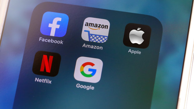 Tech giants Apple, Microsoft, Google, Amazon, Facebook and Netflix have collectively lost $US1.3 trillion ($1.8 trillion) of market value this year.
