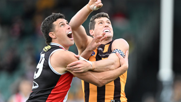 AFL 2024 round nine LIVE updates: Desperate Saints chase win in final minutes as Hawks hold slim lead