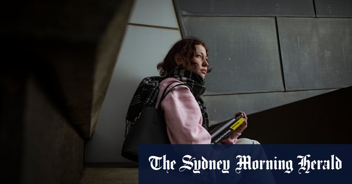 ‘You’re too young to be on the streets’: How Annie juggled school and homelessness