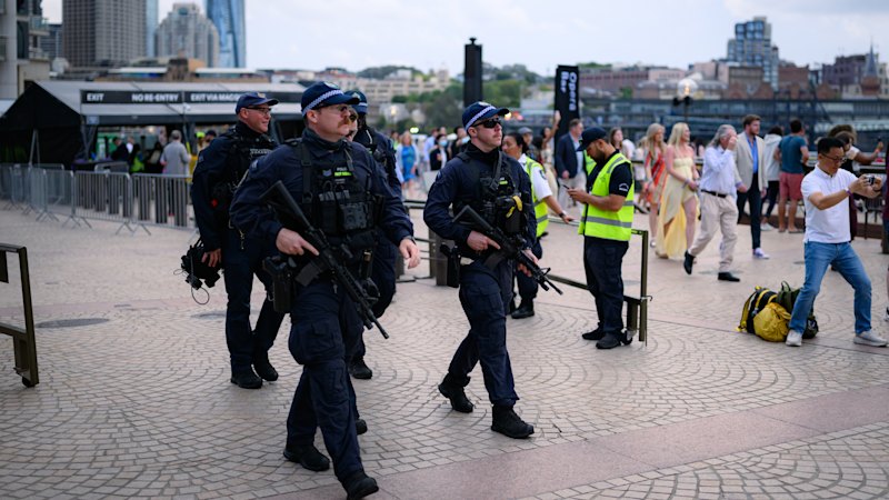 Heightened security leads to 38 arrests as Sydney NYE crowd numbers dip