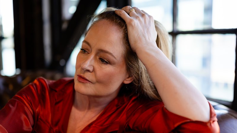 How ‘ghosts in the building’ are haunting Miranda Otto’s return to the stage