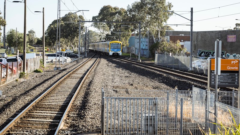 Level crossings on hold as Labor vows to fix Melbourne’s most unreliable train line