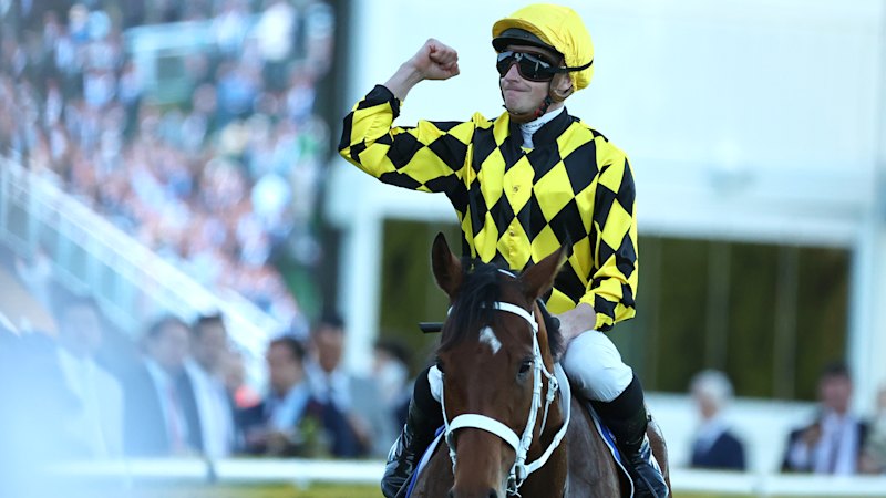 Autumn Glow wins Winx Stakes at Randwick ahead of Sheza Alibi