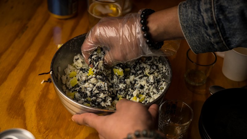 Make DIY crab rice bowls at this late-night Koreatown hot spot