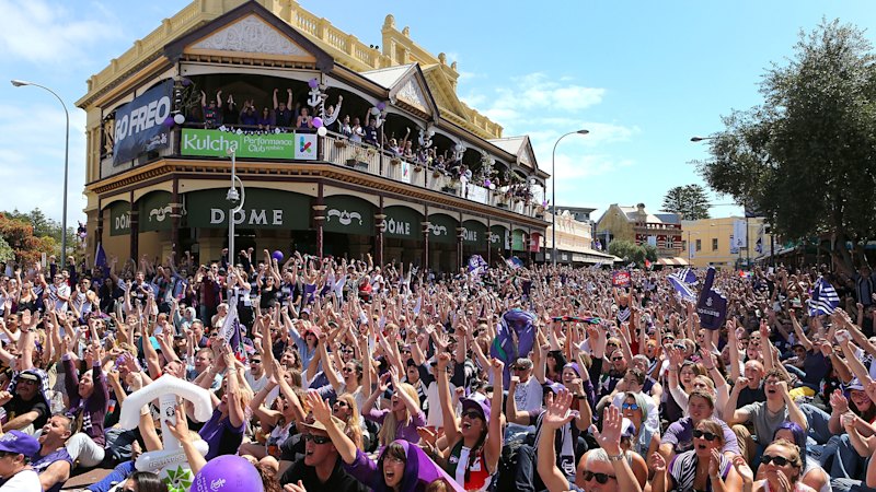 Guide to AFL finals in Fremantle as Port City embraces Dockers campaign