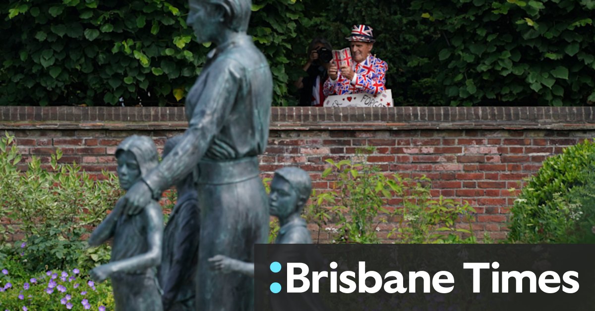 Ignore the haters, Diana statue captures the mother William and Harry knew - Vimarsana News