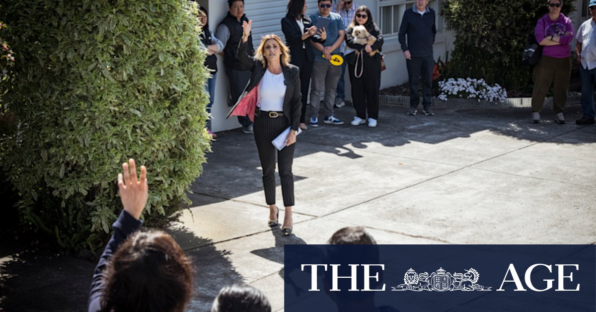 Young couple win the keys to $700,000 Cheltenham pad at auction