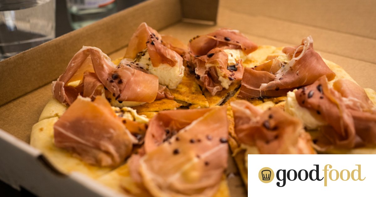 Find stuffed pizza and Tarts Anon sweets at this eatery inside a Carlton laundromat