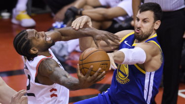 Andrew Bogut causing problems for Kawhi Leonard in Game Two.