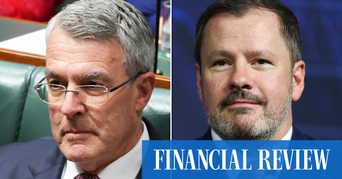 Former Labor prime minister Paul Keating has slammed the dumping of Attorney General Mark Dreyfus and Industry Minister Ed Husic from cabinet.