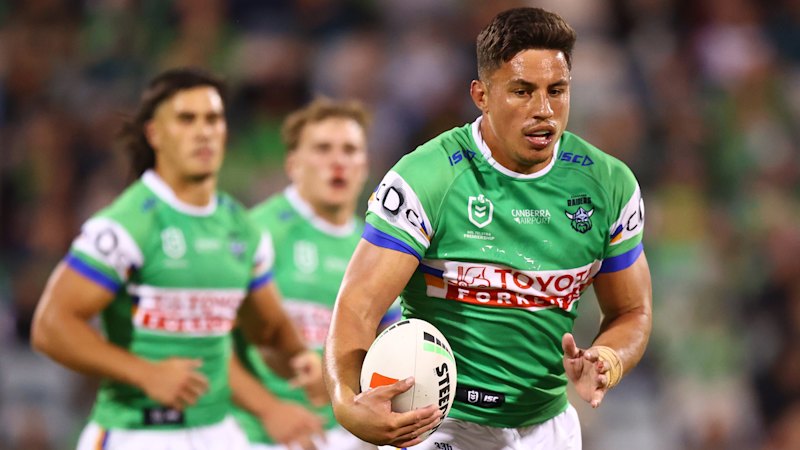 NRL 2025 LIVE: Raiders on fire early against Bulldogs in top-of-the-table clash