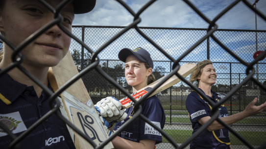 Under-15 cricketers Eva Hammond and Abi Hunt, with her mother Jane Hunt. All play for Highton cricket club in Geelong.