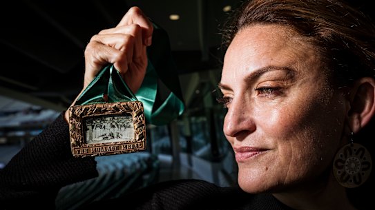 Belinda Duarte will present the Mullagh Medal for best on ground.