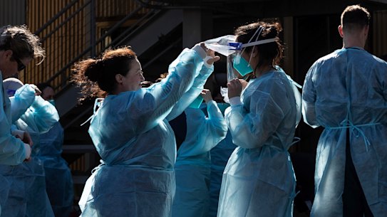 A better supply of personal protective equipment could have prevented aged care outbreaks, the union says.