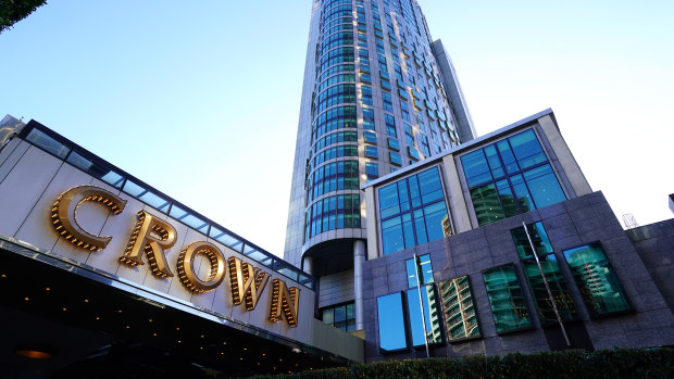 Crown waiter claims high-roller smoke caused his lung cancer