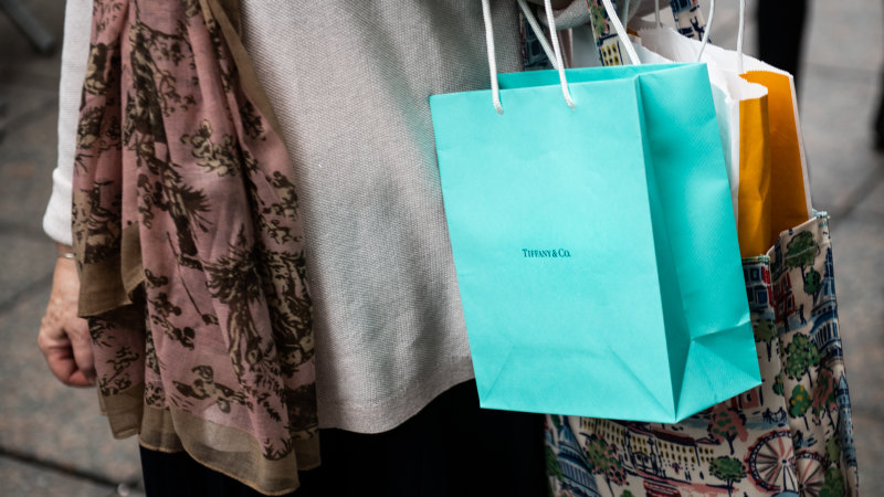 Louis Vuitton owner closes in on $24b Tiffany deal