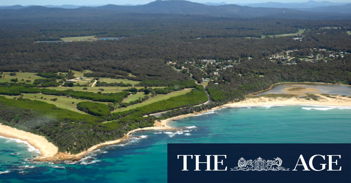 Mallacoota: Two dead after being pulled from water at Victorian holiday spot - Vimarsana News