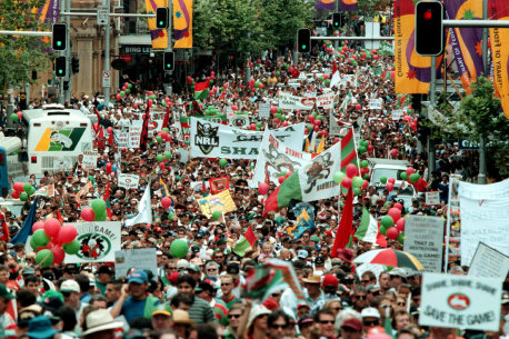 The South Sydney Rugby League club’ s Save the Game rally in George Street 2000. They were protesting  their exclusion from the NRL competition.