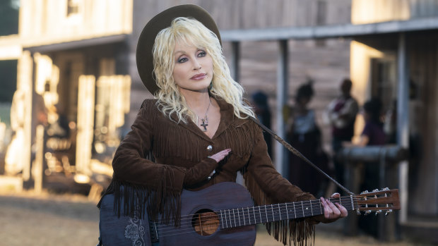 Dolly Parton plays a honky-tonk bar owner in one episode of Dolly Parton's Heartstrings.