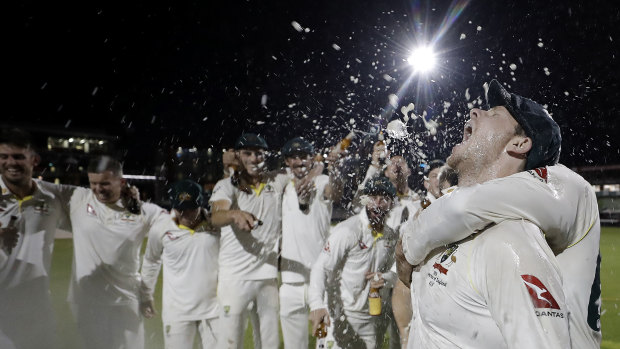 Australia celebrate their Ashes triumph.