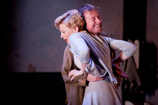 “Nos enciendemos el uno al otro”: Roxburgh y Cate Blanchett en Tío Vanya en 2010.