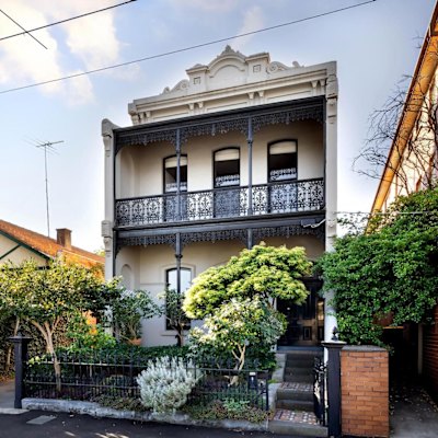 Young couple pay $272,500 over the reserve for renovated Brunswick terrace